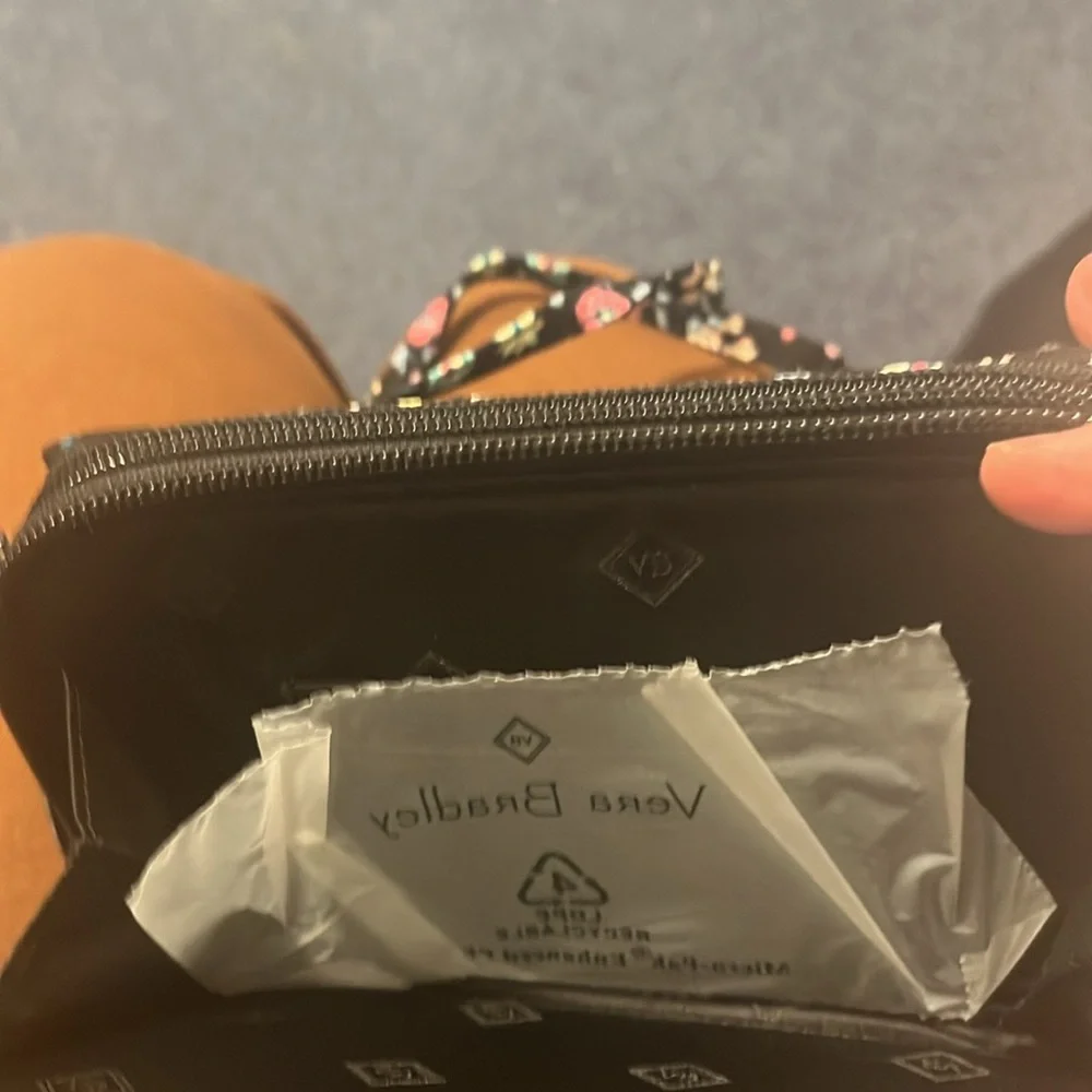 Vera Bradley, all in one Crossbody purse - Picture 3 of 6